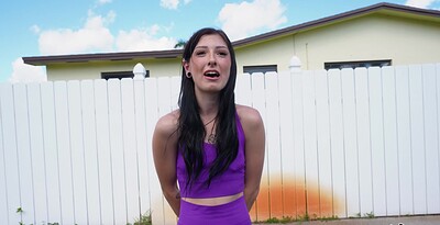 Kiki Mink in set Making His Girlfriend Mad