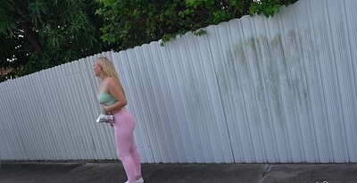 Vanna Rose in Squirting Vanna from