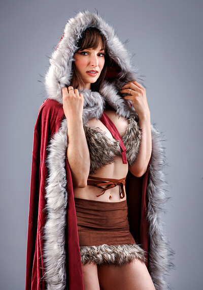 Lexi Luna and Enzo East in Mrs Krampus Is Collecting Creampies For Christmas from 