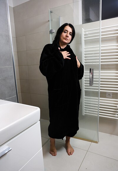 Roxxy Sinn in Come Shower With Roxxy Sinn from 