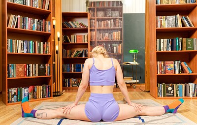 Molly Cute in Molly Cute loves a biiiig stretch from 