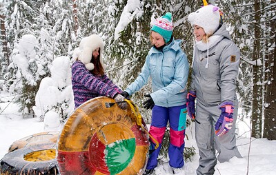 Iris Murai and Kate Rose in Frosty Sweethearts 1/3 from