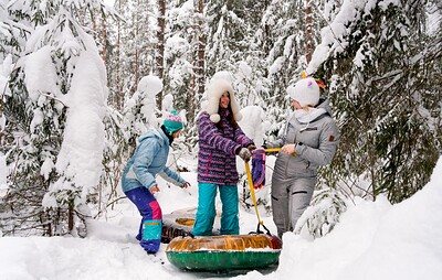 Iris Murai and Kate Rose in Frosty Sweethearts 1/3 from
