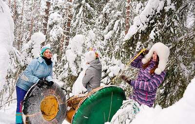 Iris Murai and Kate Rose in Frosty Sweethearts 1/3 from