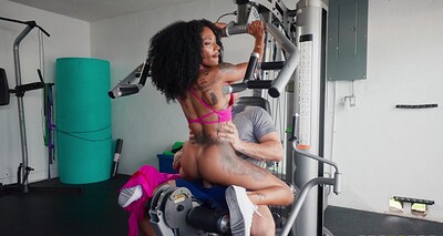 Sarai Minx in Cum, Slip Inside This Milf from