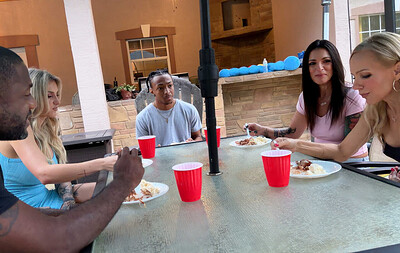 Maria May in Open Family from 
