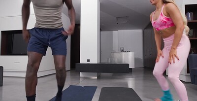 Annabelle Blue in Flexible Yoga Fuck Session from