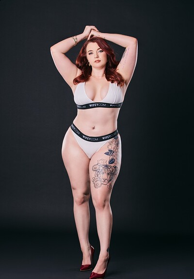 Red Rose in Curvy Redhead Gets Stretched Out By BBC from