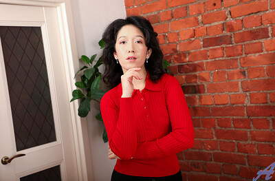 Liana Gold in Sultry Thoughtful from
