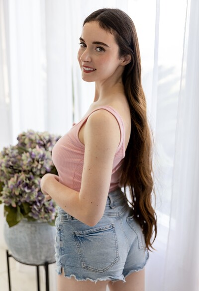 Hazel Moore and Elizabeth Skylar in Fam-Jammed from