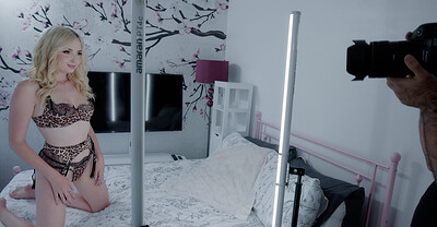 Lexi Lore in from