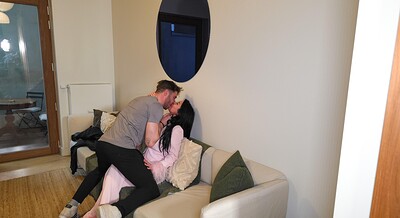 Lorena from the Block and Lucas Hellminnaar in Lorena In Het Wild! from