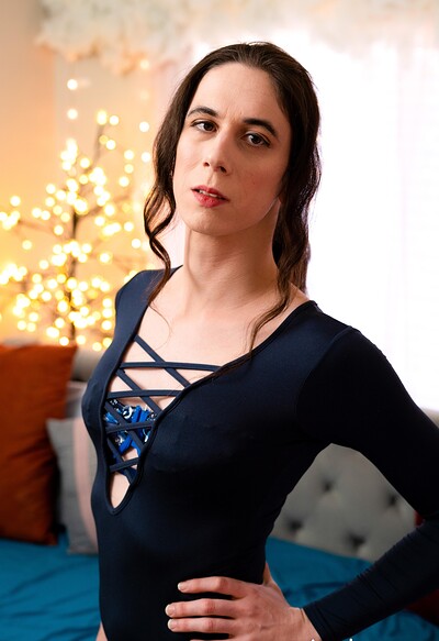 Sophie Ladder in set Kinky Trans Sophie Ladder Showing Her Assets