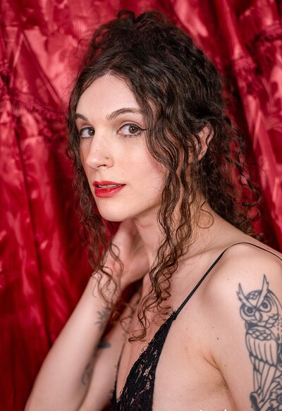 Eryn Everly in Trans Eryn Everly’s Hot Lingerie Pose from