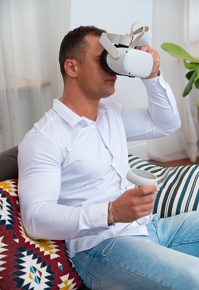 Liv Lauren in VR video loses to real sex from 