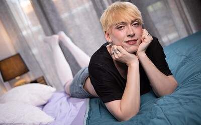 Io and Harrison Feels in Pillow-Humping Femboy Gets Fucked By Crush from 