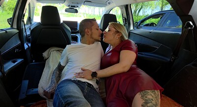 Mace Hope in Dat Busje rijdt best Lekker! from 
